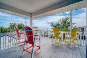 Sea Site Retreat Unit A! Great amenities nearby! Short walk to the beach!